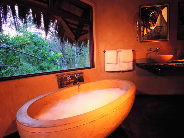 Pondoro Game Lodge - Bathroom1